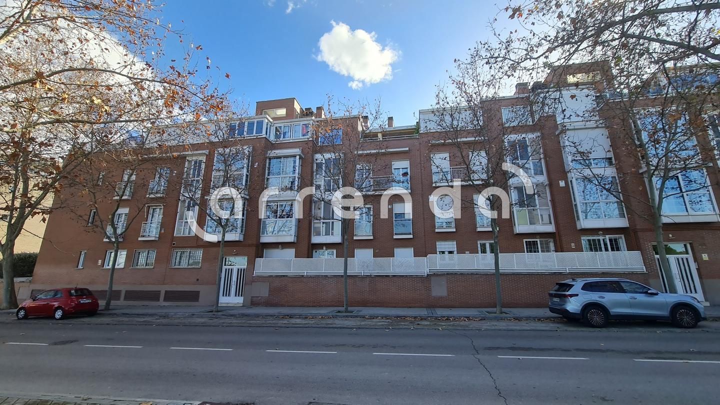 Vista exterior de Piso de alquiler en  Madrid Capital con Terraza
