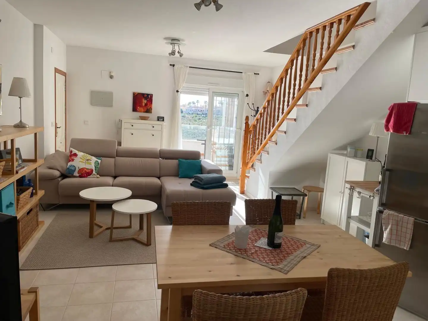 Sala d'estar de Dúplex de lloguer en Santa Pola amb Aire condicionat, Calefacció i Jardí privat