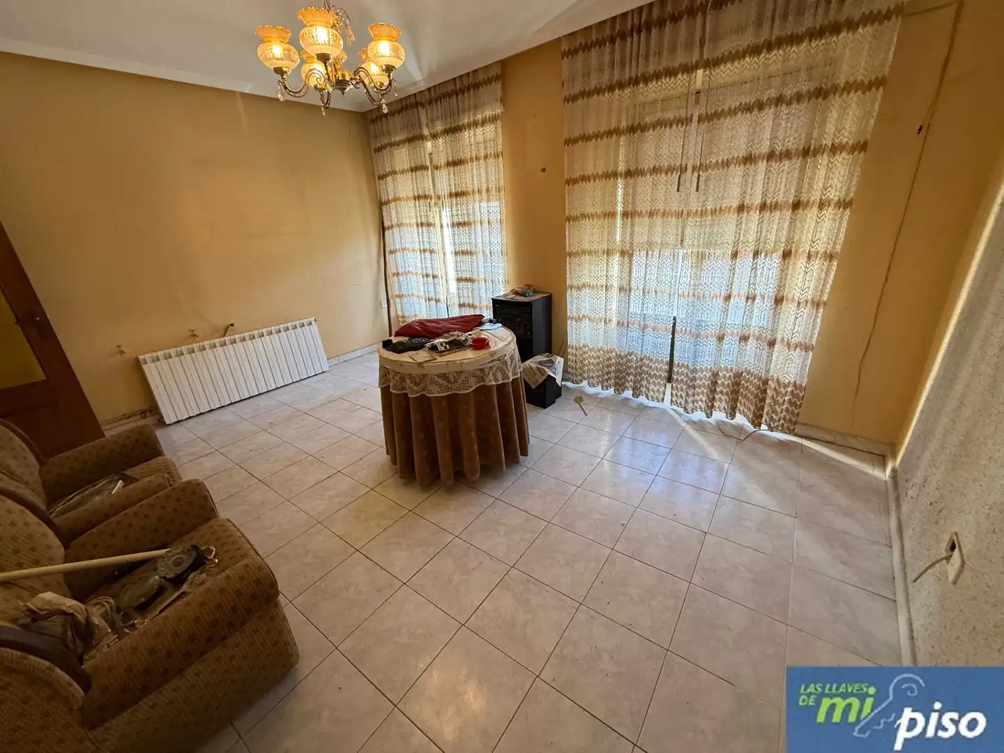 Sala de estar de Casa o chalet en venta en Nava del Rey con Calefacción, Jardín privado y Terraza