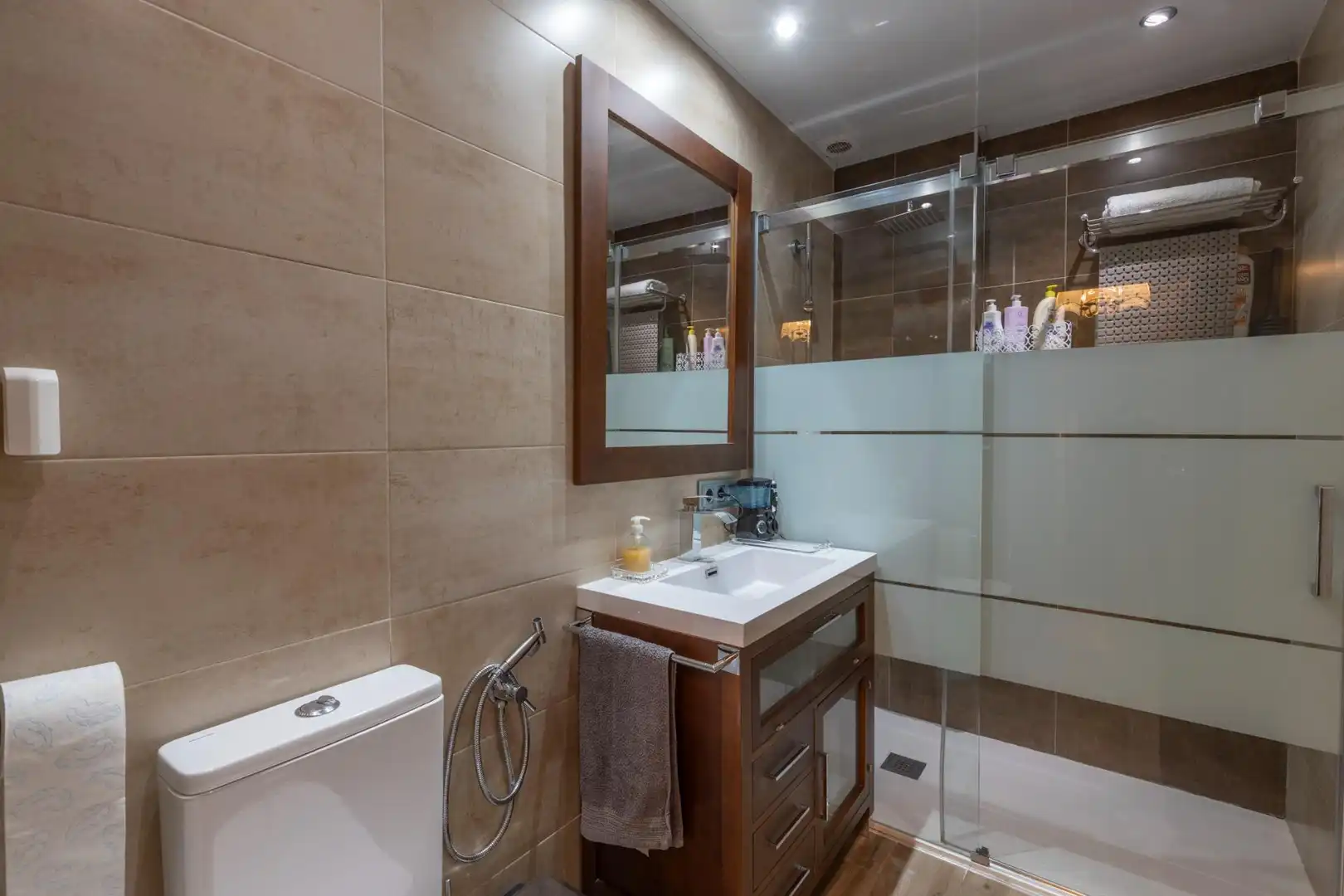 Badezimmer von Einfamilien-Reihenhaus zum Verkauf in Armilla mit Heizung und Abstellraum