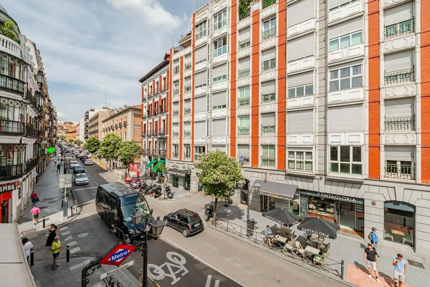 Außenansicht von Wohnung zum Verkauf in Madrid mit Klimaanlage und Heizung