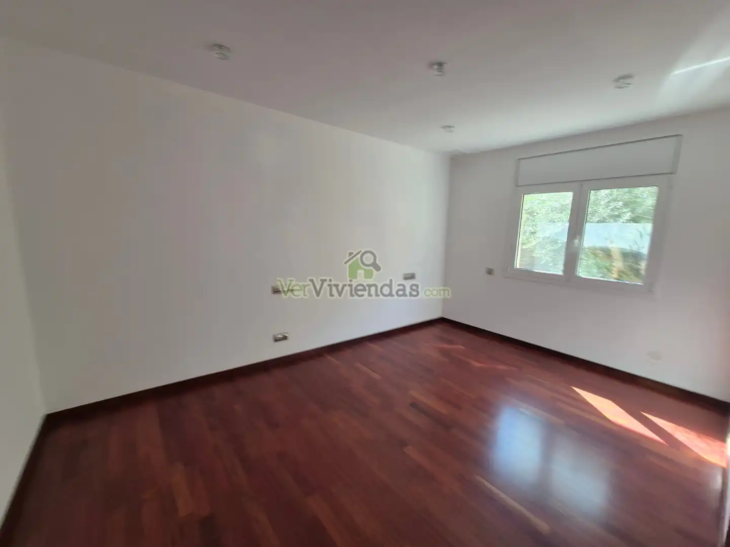 Sala de estar de Casa o chalet en venta en Vallirana con Aire acondicionado, Calefacción y Jardín privado