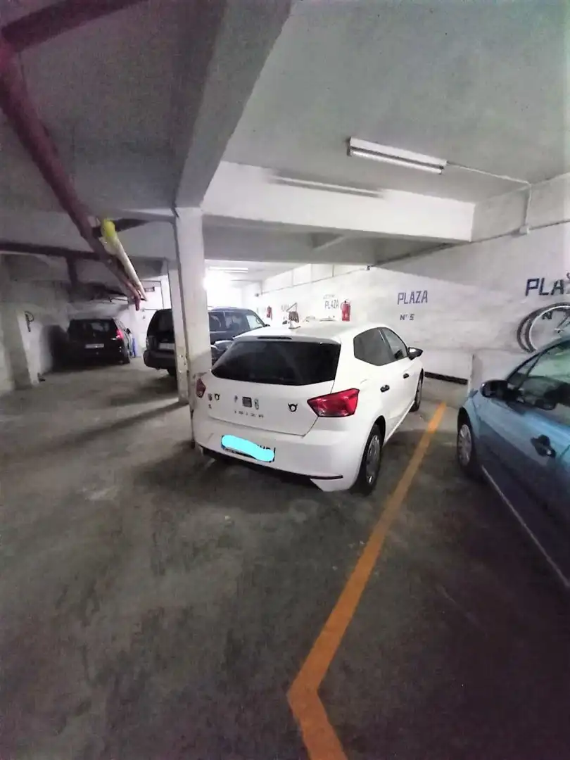 Aparcament de Garatge en venda en Badalona