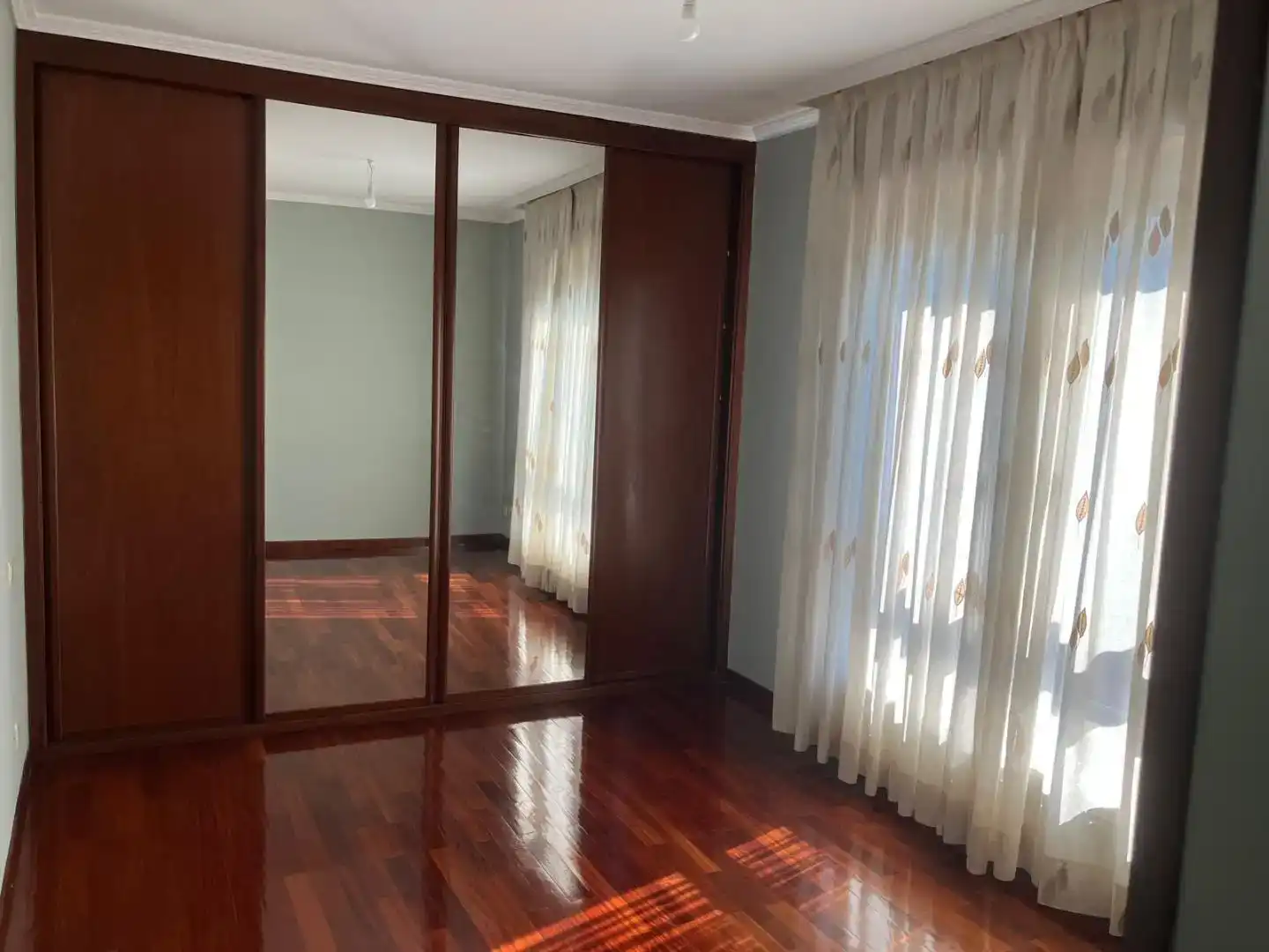 Dormitori de Pis de lloguer en Vigo  amb Parquet i Traster