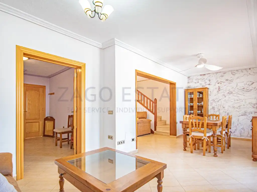 Sala de estar de Casa adosada en venta en La Nucia con Jardín privado, Amueblado y Horno