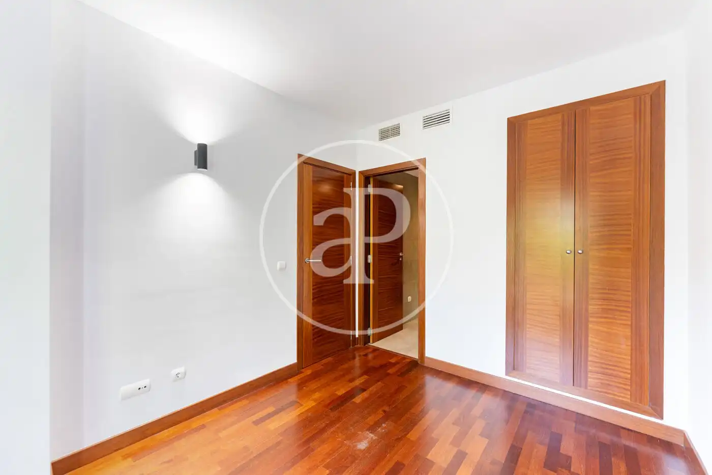 Bedroom of Flat for rent in  Palma de Mallorca  with Air Conditioner, Heating and Terrace