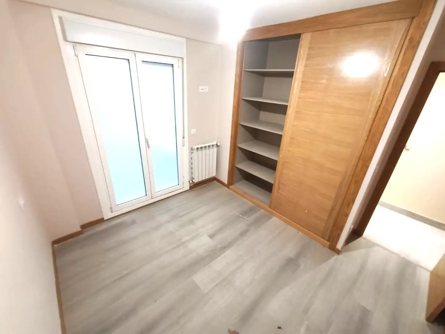Bedroom of Flat for rent in Vigo   with Parquet flooring, Terrace and Storage room