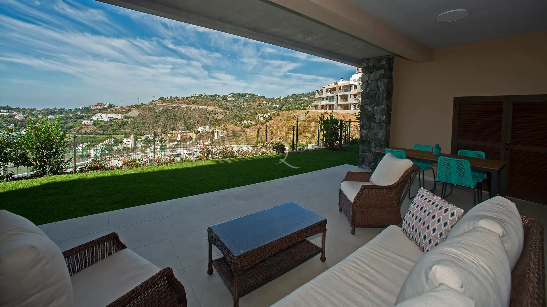 Terraza de Piso de alquiler en Benahavís con Aire acondicionado, Calefacción y Jardín privado