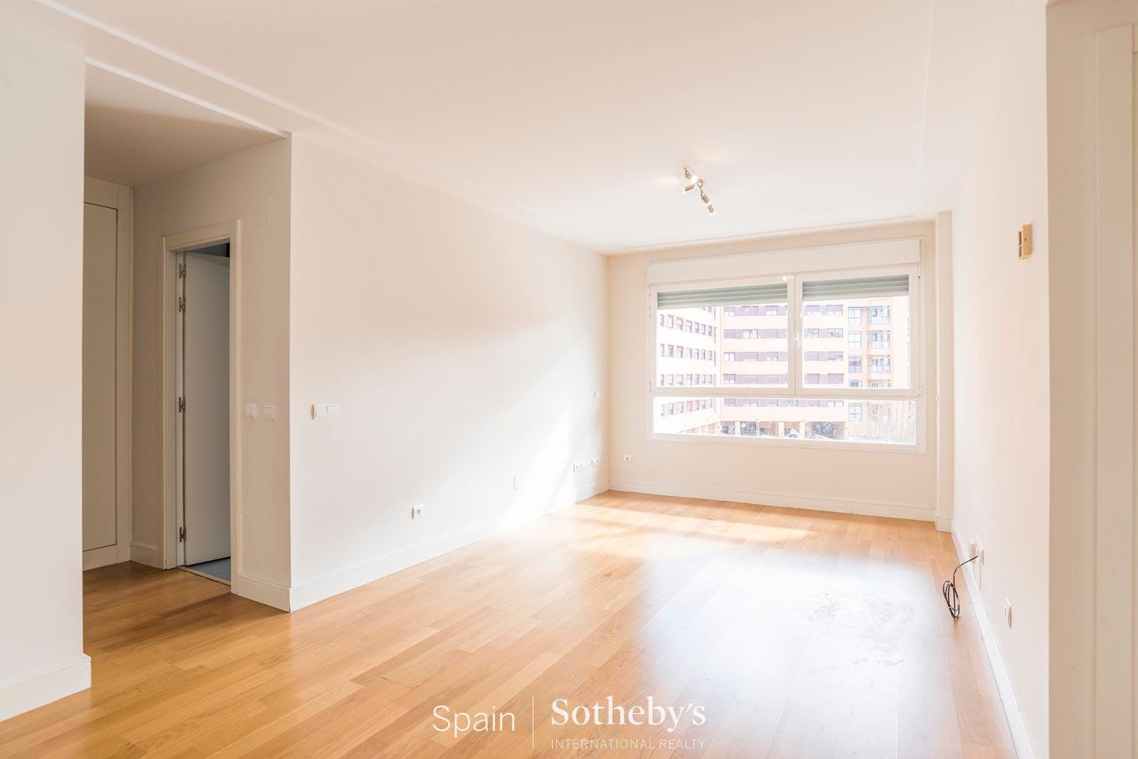 Vista exterior de Apartament en venda en  Madrid Capital amb Aire condicionat, Calefacció i Terrassa