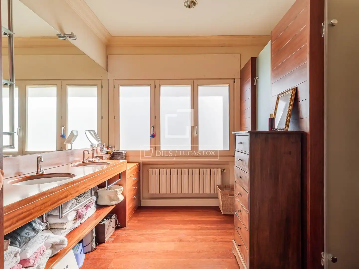 Schlafzimmer von Wohnung zum Verkauf in Barcelona mit Klimaanlage, Heizung und Privatgarten