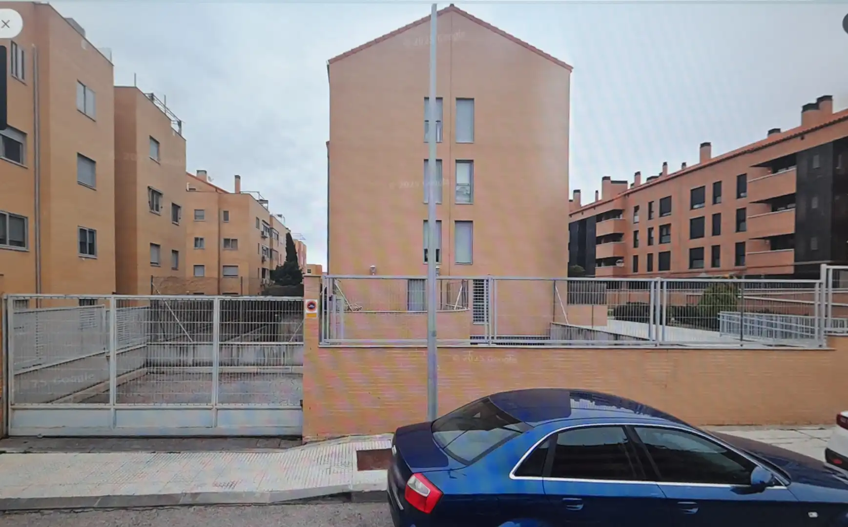 Exterior view of Garage for rent in Navalcarnero  with Alarm