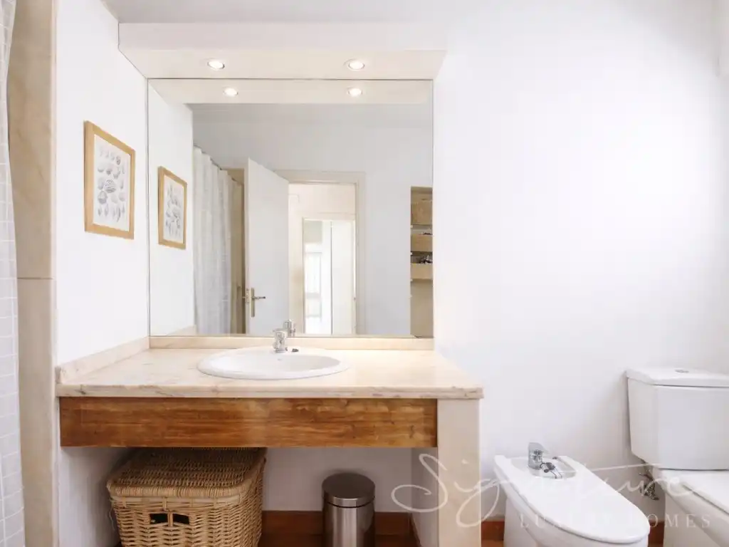 Bathroom of Houses for sale in Sant Cugat del Vallès