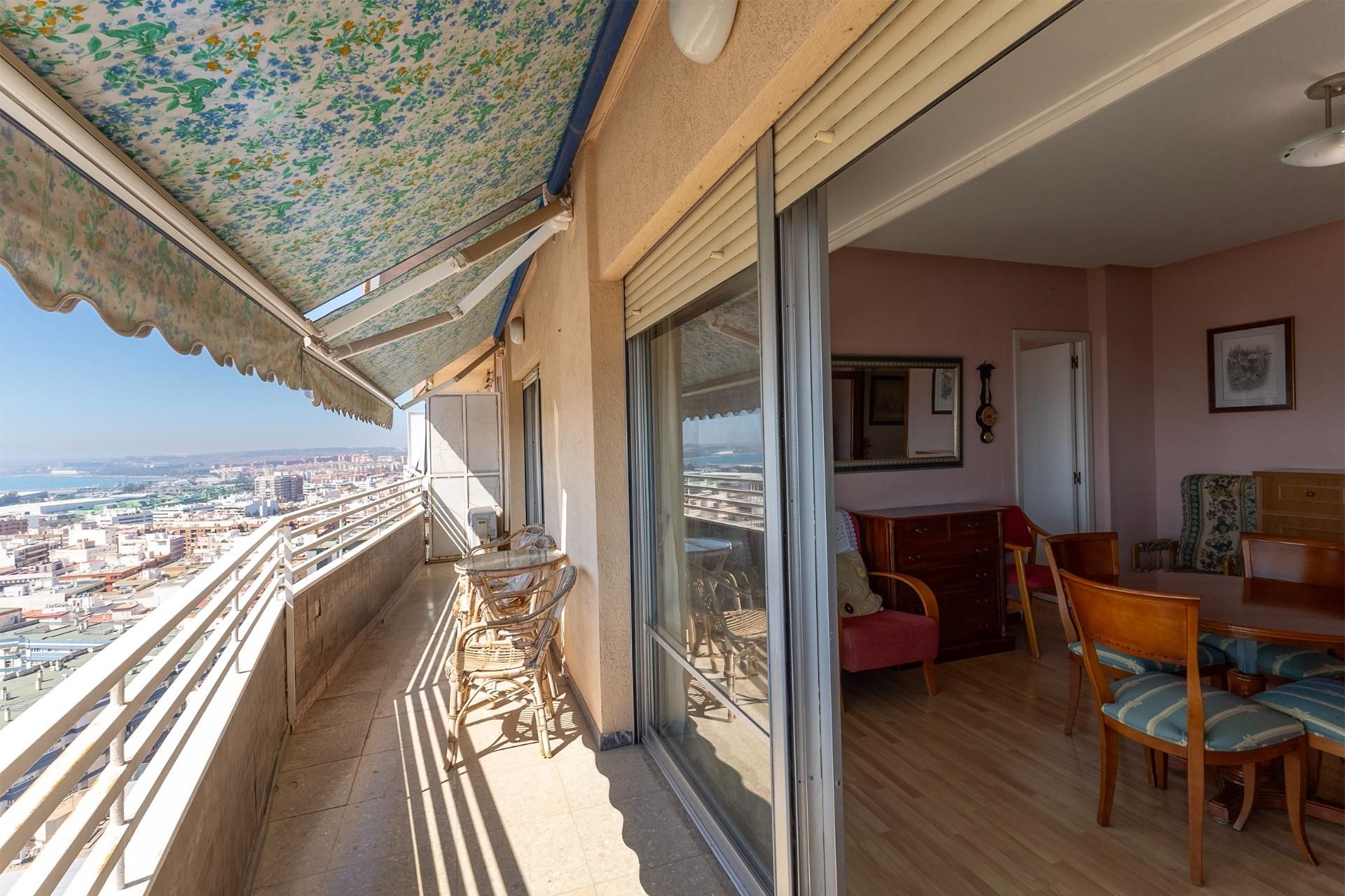 Dormitori de Apartament en venda en Alicante / Alacant amb Aire condicionat i Terrassa