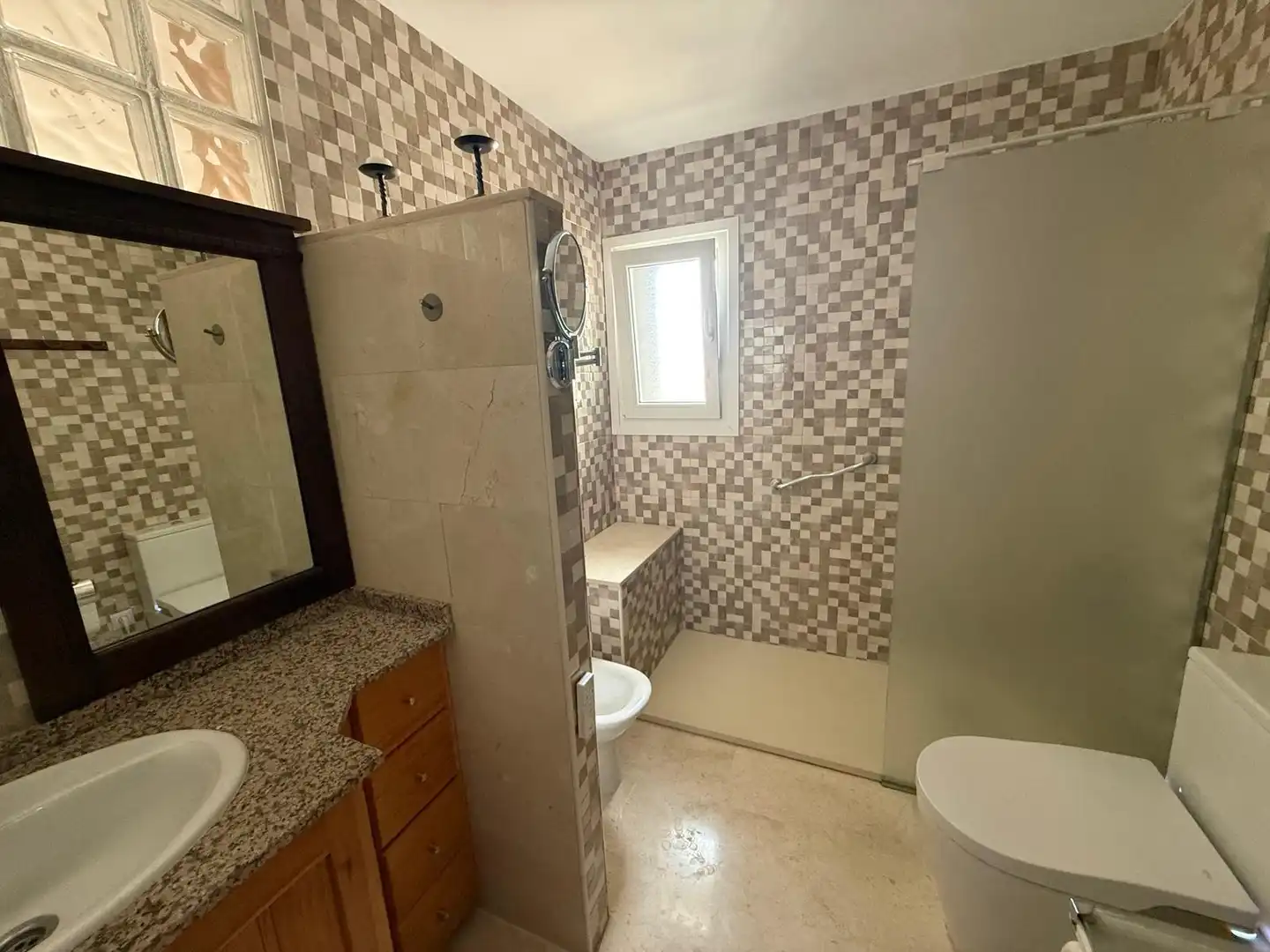 Bathroom of Flat for sale in Benalmádena  with Air Conditioner, Terrace and Furnished