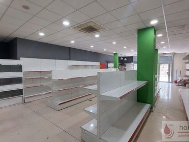 Locale commerciale in affitto a Centre