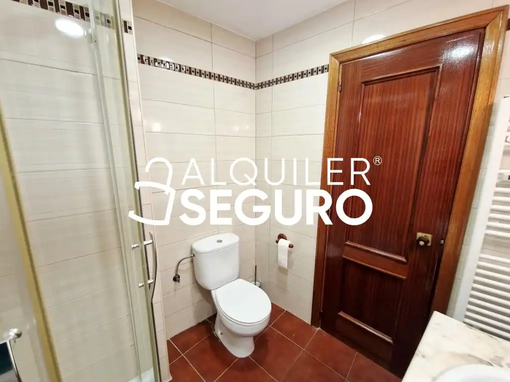 Baño de Piso de alquiler en Navalcarnero con Aire acondicionado, Calefacción y Terraza