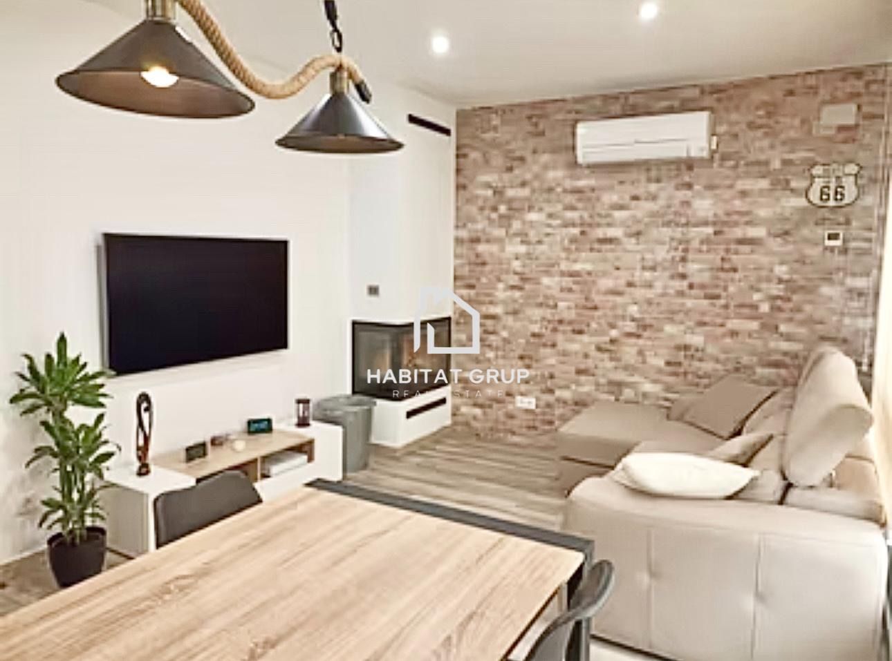 Living room of Single-family semi-detached for sale in Manresa  with Air Conditioner, Heating and Terrace