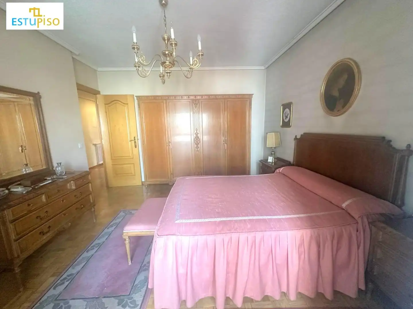 Habitación de Piso en venta en León Capital  con Calefacción, Terraza y Amueblado