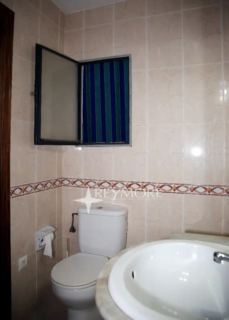 Baño de Casa o chalet en venta en Bujalance con Jardín privado, Trastero y Piscina