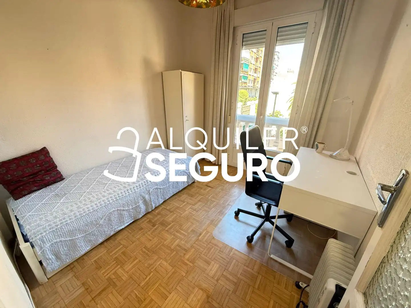 Schlafzimmer von Wohnung zur Miete in Madrid mit Heizung und Möbliert