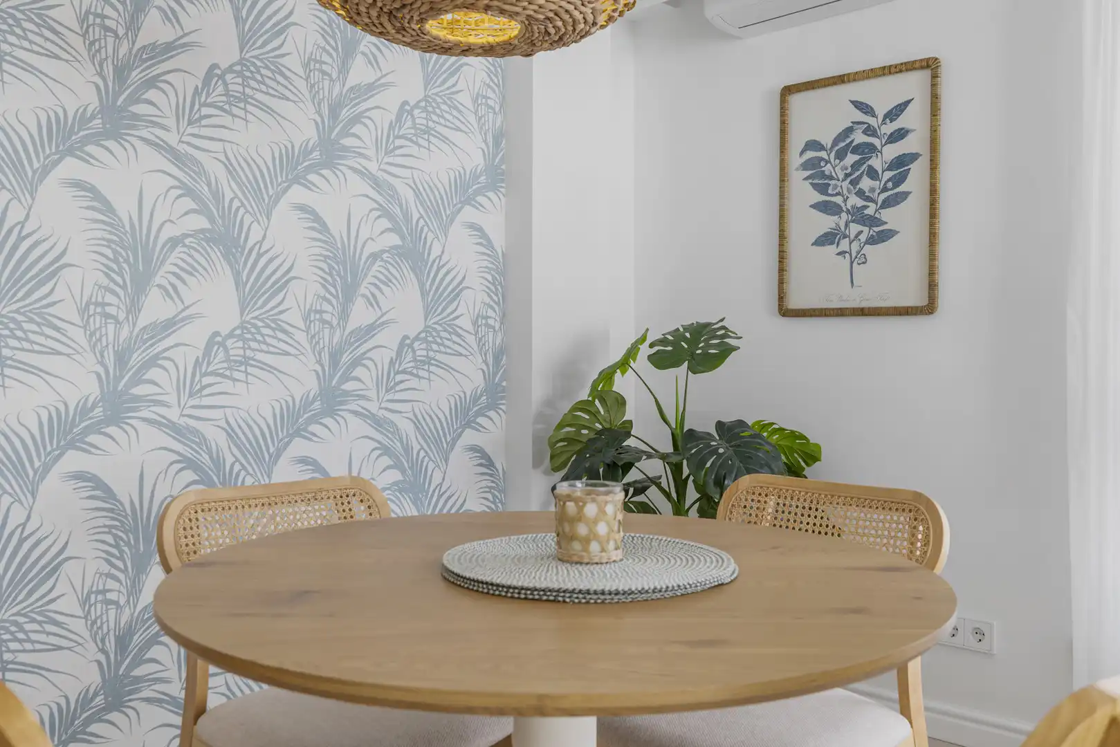 Menjador de Apartament en venda en Estepona amb Aire condicionat