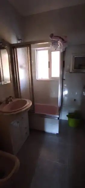 Bany de Pis en venda en Laviana amb Calefacció i Terrassa