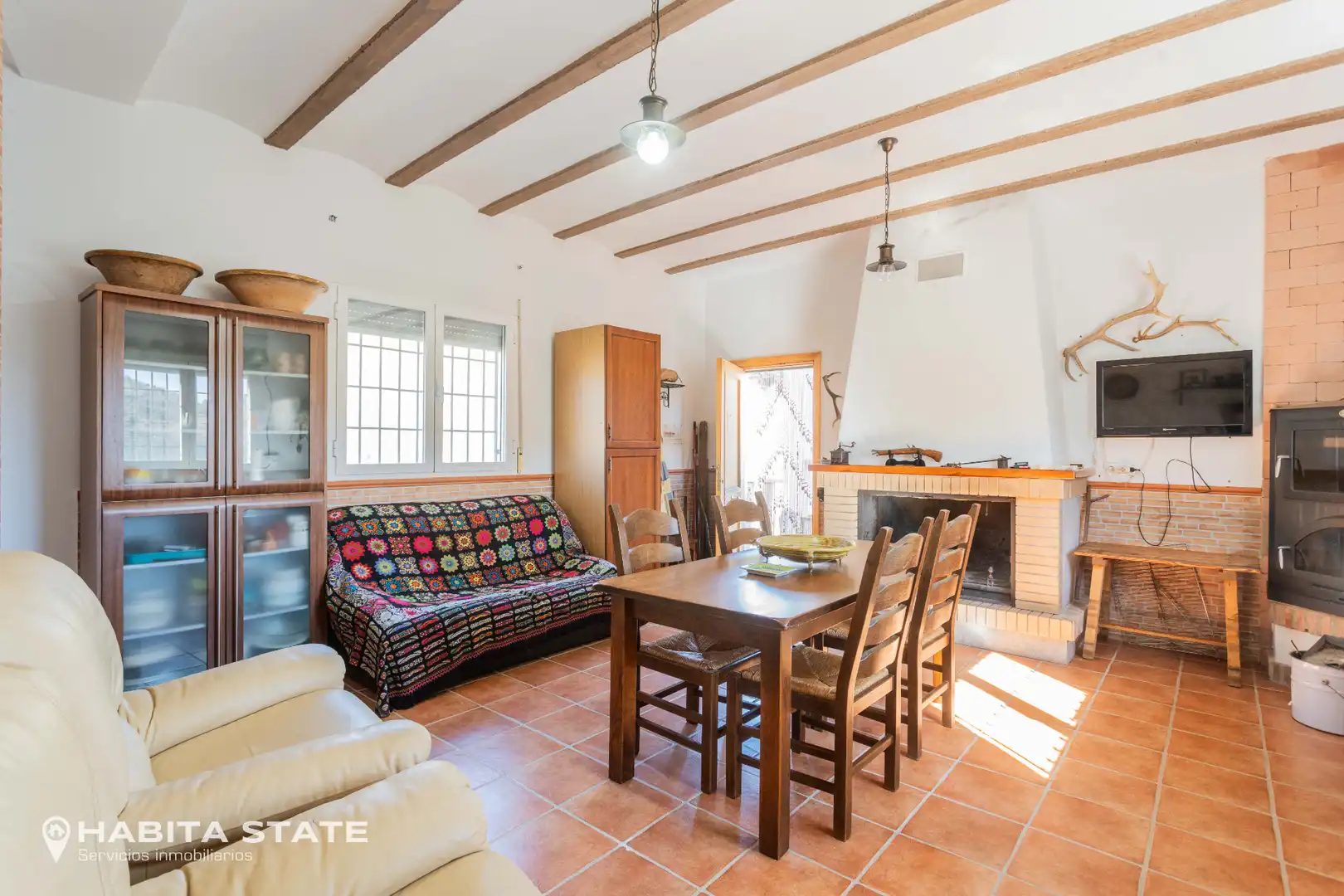 Sala d'estar de Casa o xalet en venda en Macael amb Jardí privat, Terrassa i Moblat