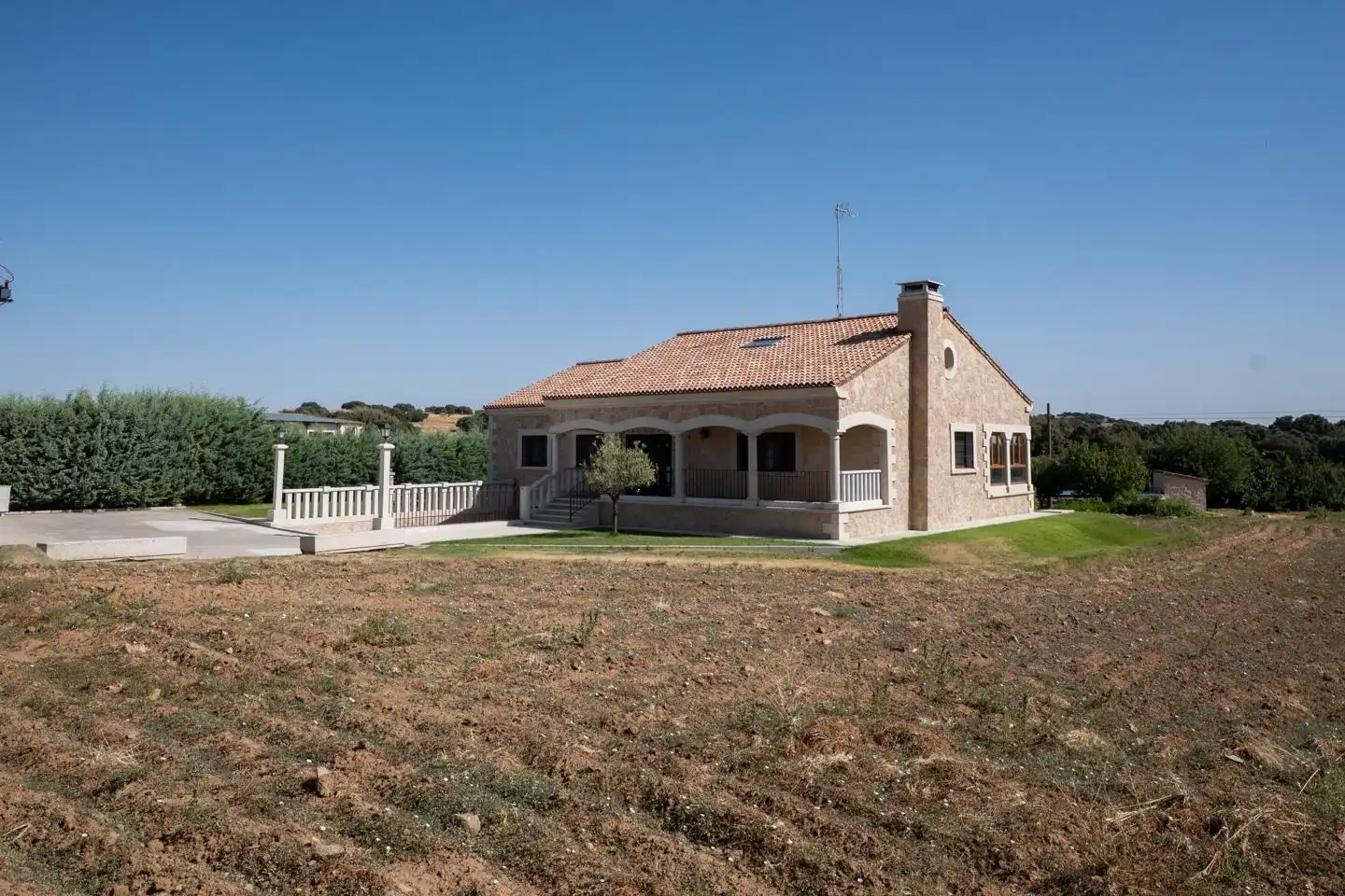 Vista exterior de Casa o chalet en venta en Cardeñosa con Calefacción, Jardín privado y Terraza