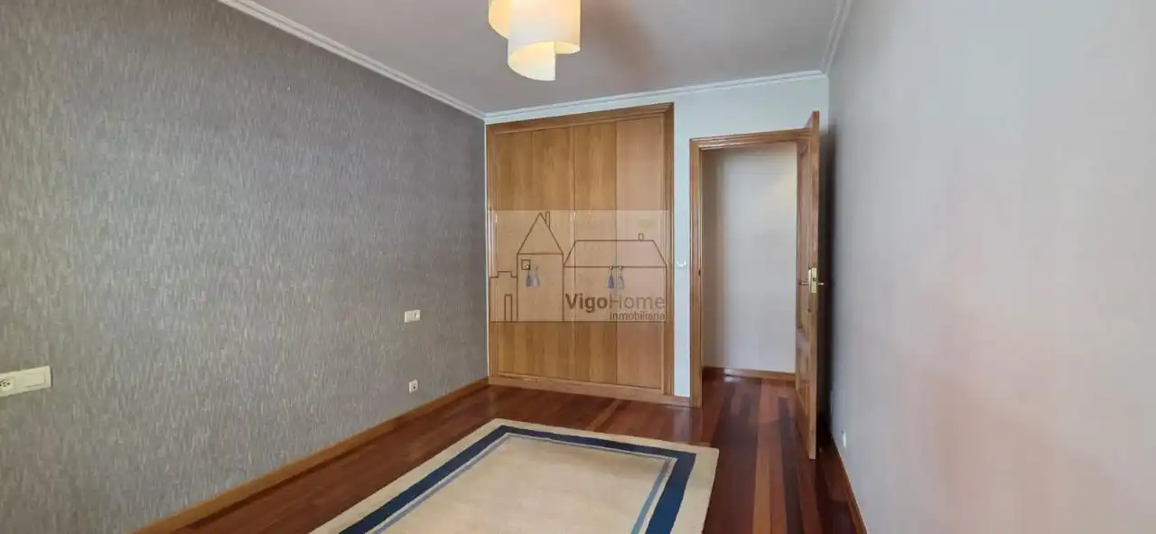 Bedroom of Duplexes for rent in Vigo   with Heating, Parquet flooring and Terrace