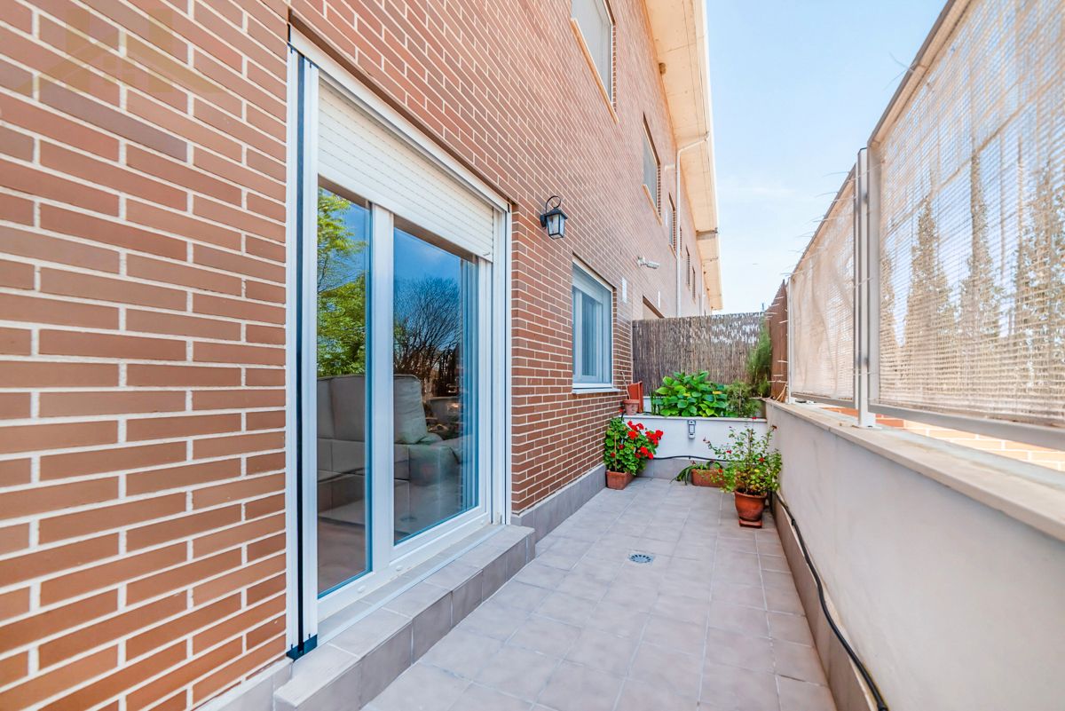 Terrace of Flat for sale in Sevilla la Nueva  with Air Conditioner, Heating and Storage room