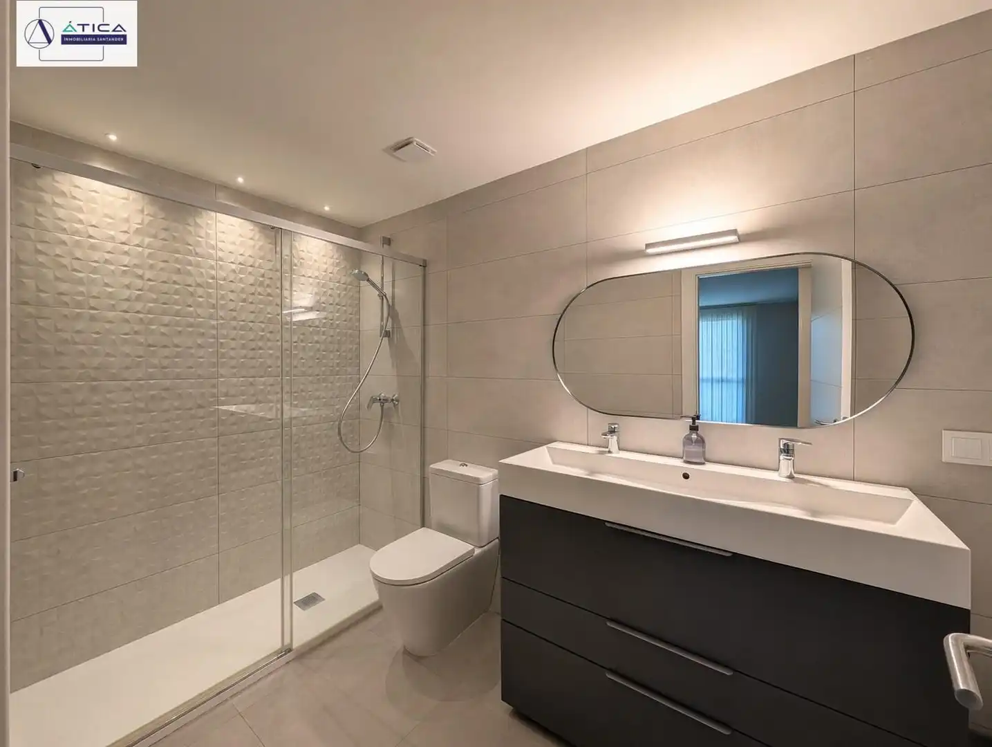 Baño de Piso en venta en Santa Cruz de Bezana con Terraza y Trastero