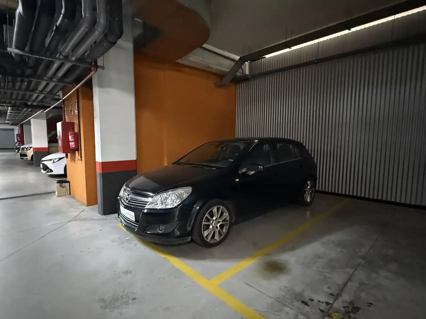 Parking of Flat for sale in Guadalajara  with Air Conditioner, Heating and Terrace