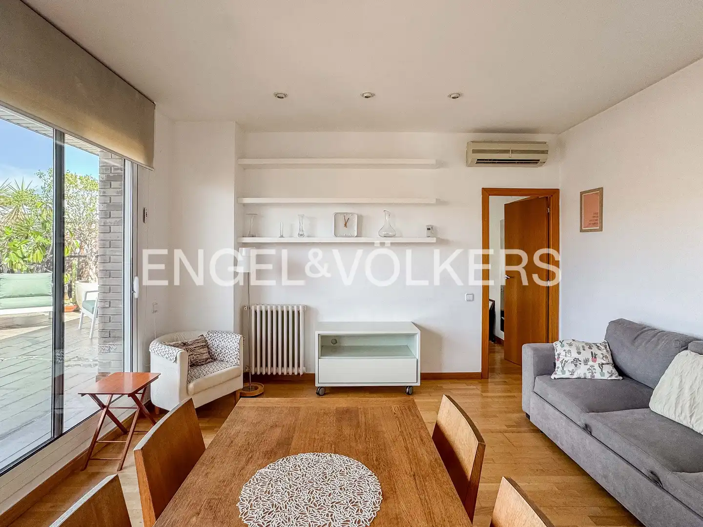 Sala de estar de Ático de alquiler en Barcelona con Aire acondicionado, Calefacción y Parquet