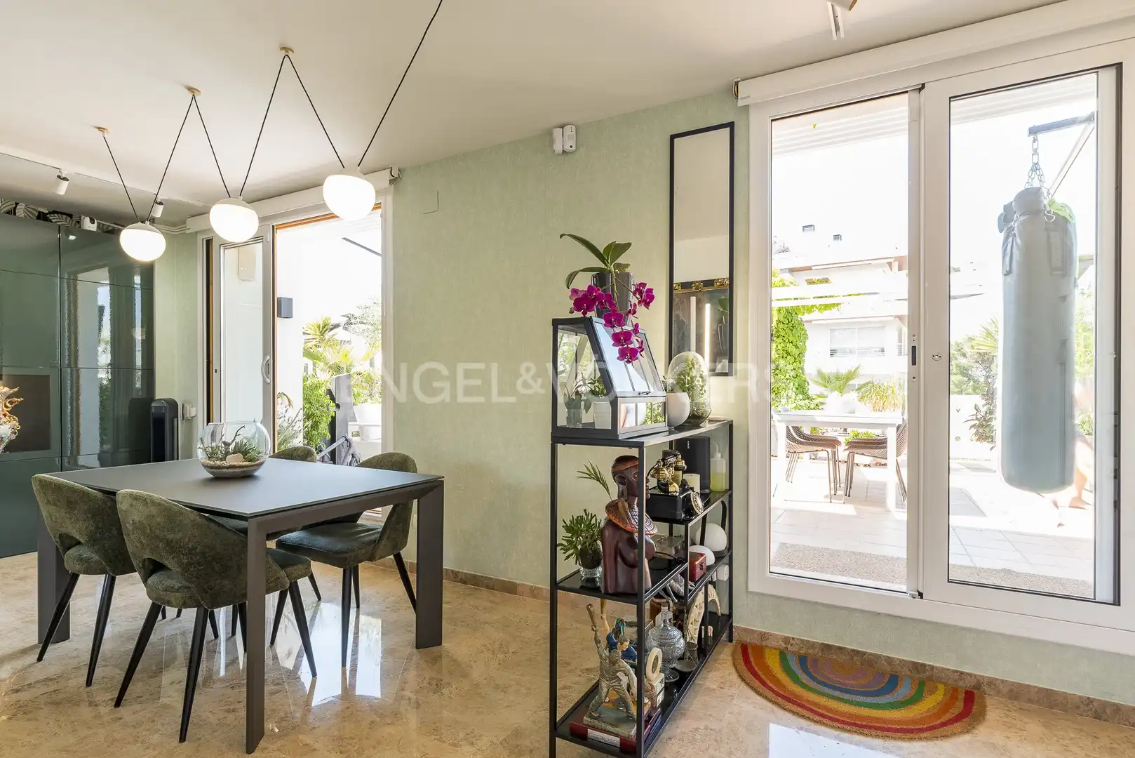 Dining room of Attic for rent in Sitges  with Air Conditioner, Heating and Parquet flooring