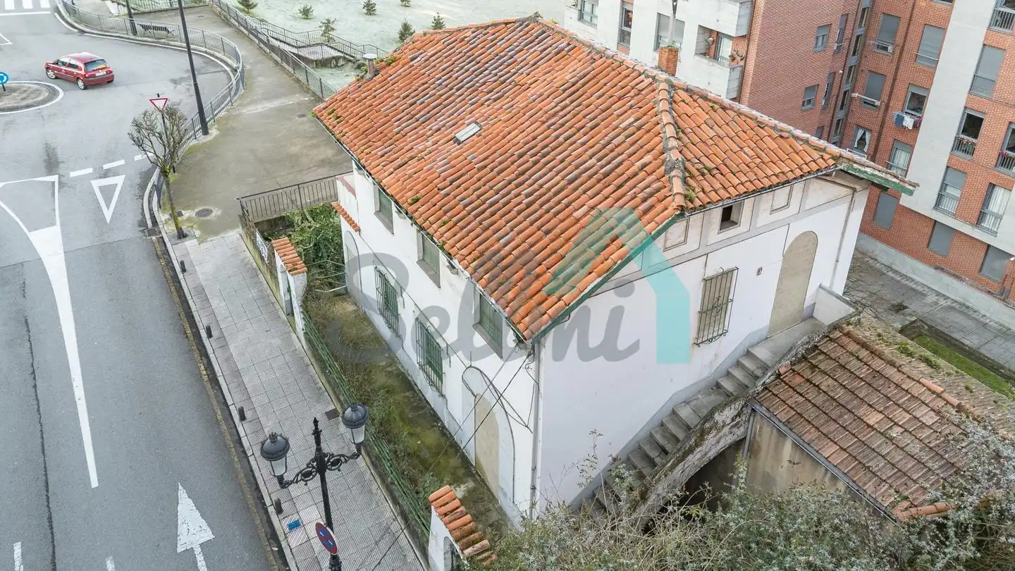 Außenansicht von Residential zum Verkauf in Oviedo 