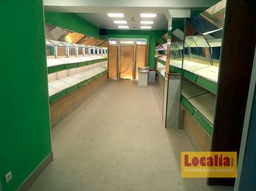 Local comercial de lloguer a Inmobiliaria - Barreda