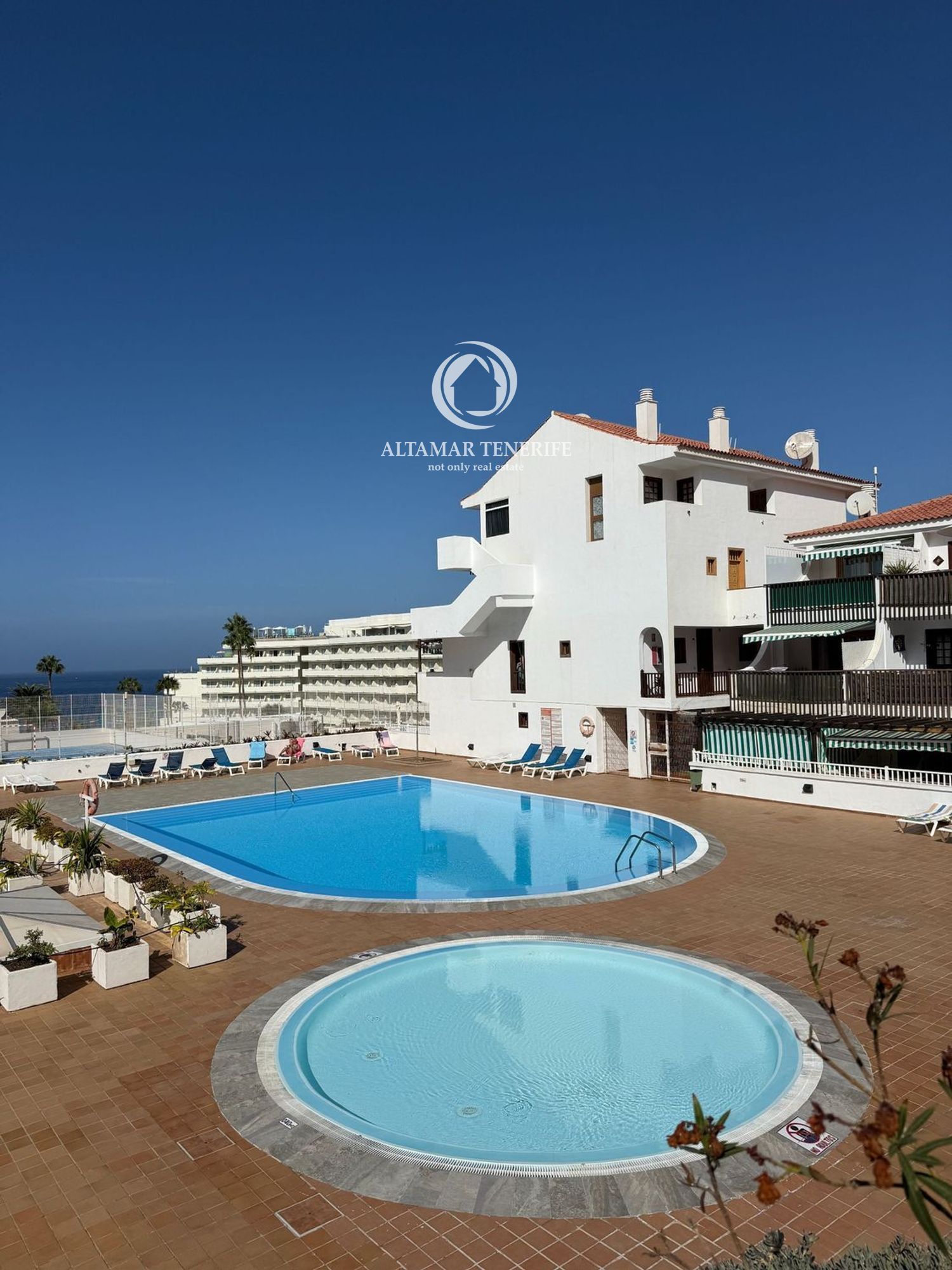 Vista exterior de Apartamento en venta en Adeje con Terraza, Piscina y Piscina comunitaria