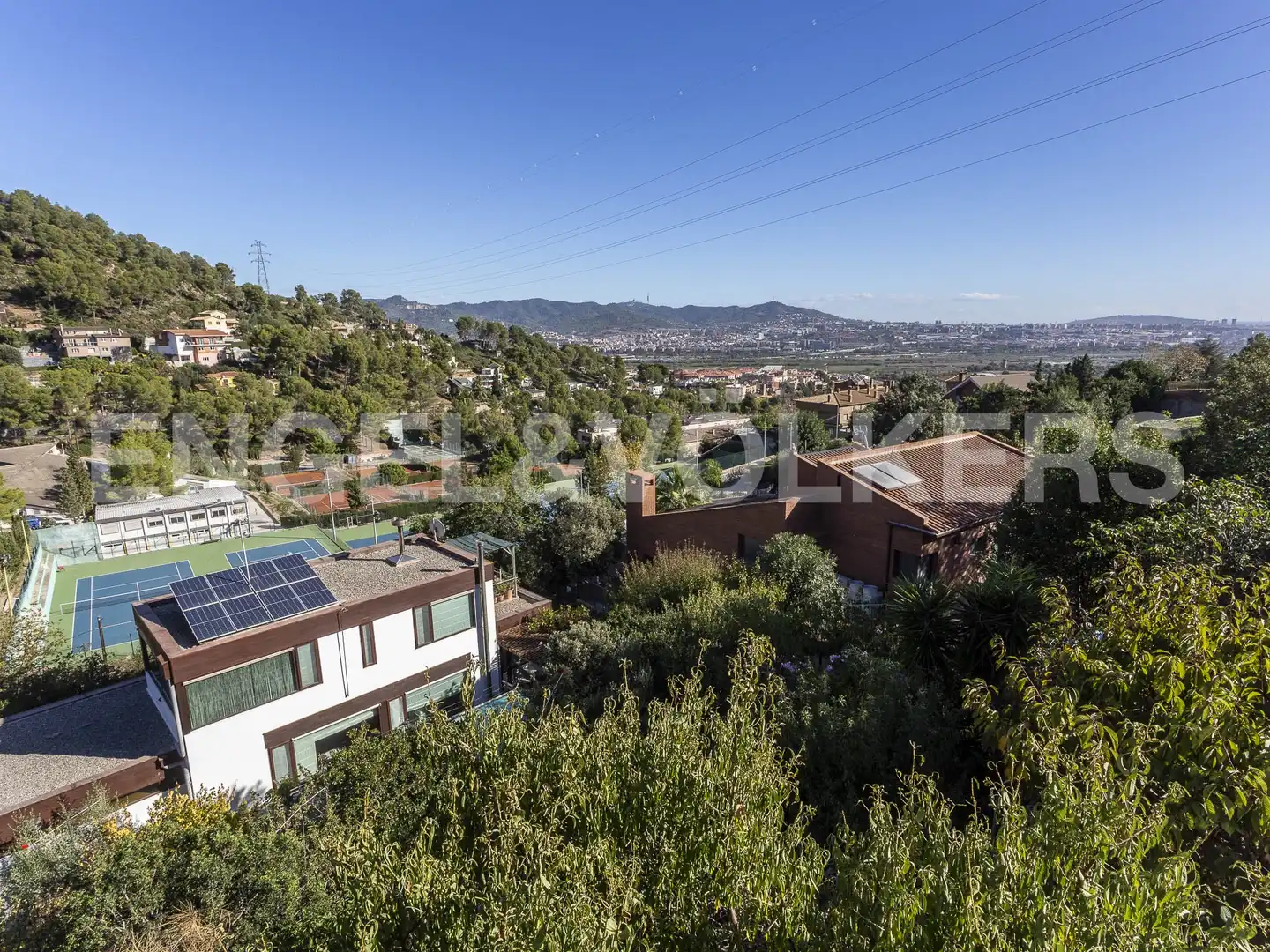 Vista exterior de Casa o chalet en venta en Santa Coloma de Cervelló con Calefacción, Jardín privado y Parquet