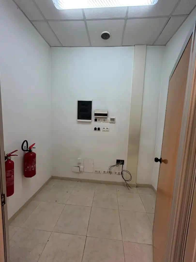 Business premises for sale in Carrer de Pere Badia, imagen 6