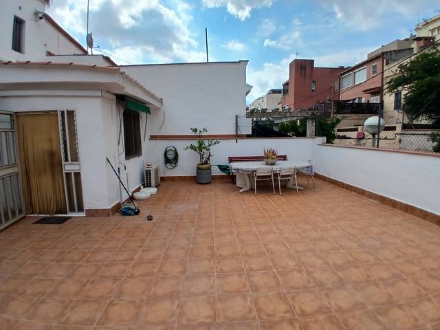 Piso en Alquiler en Carrer de Sales i Ferré en El Guinardó