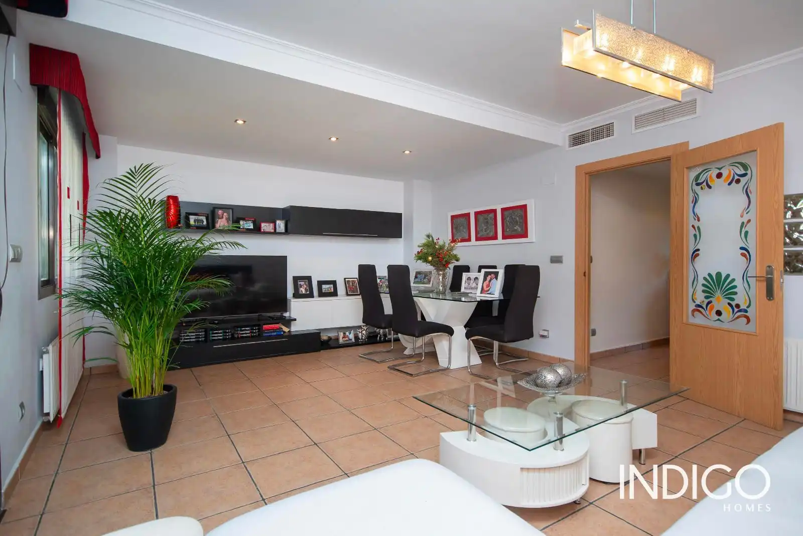 Sala d'estar de Casa adosada en venda en Alicante / Alacant amb Aire condicionat, Jardí privat i Piscina
