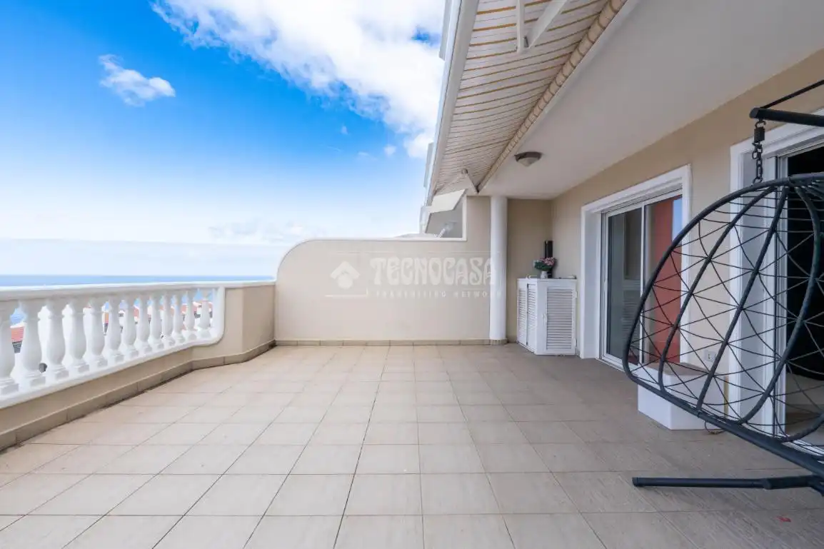 Terraza de Piso en venta en Santiago del Teide con Balcón y Piscina comunitaria