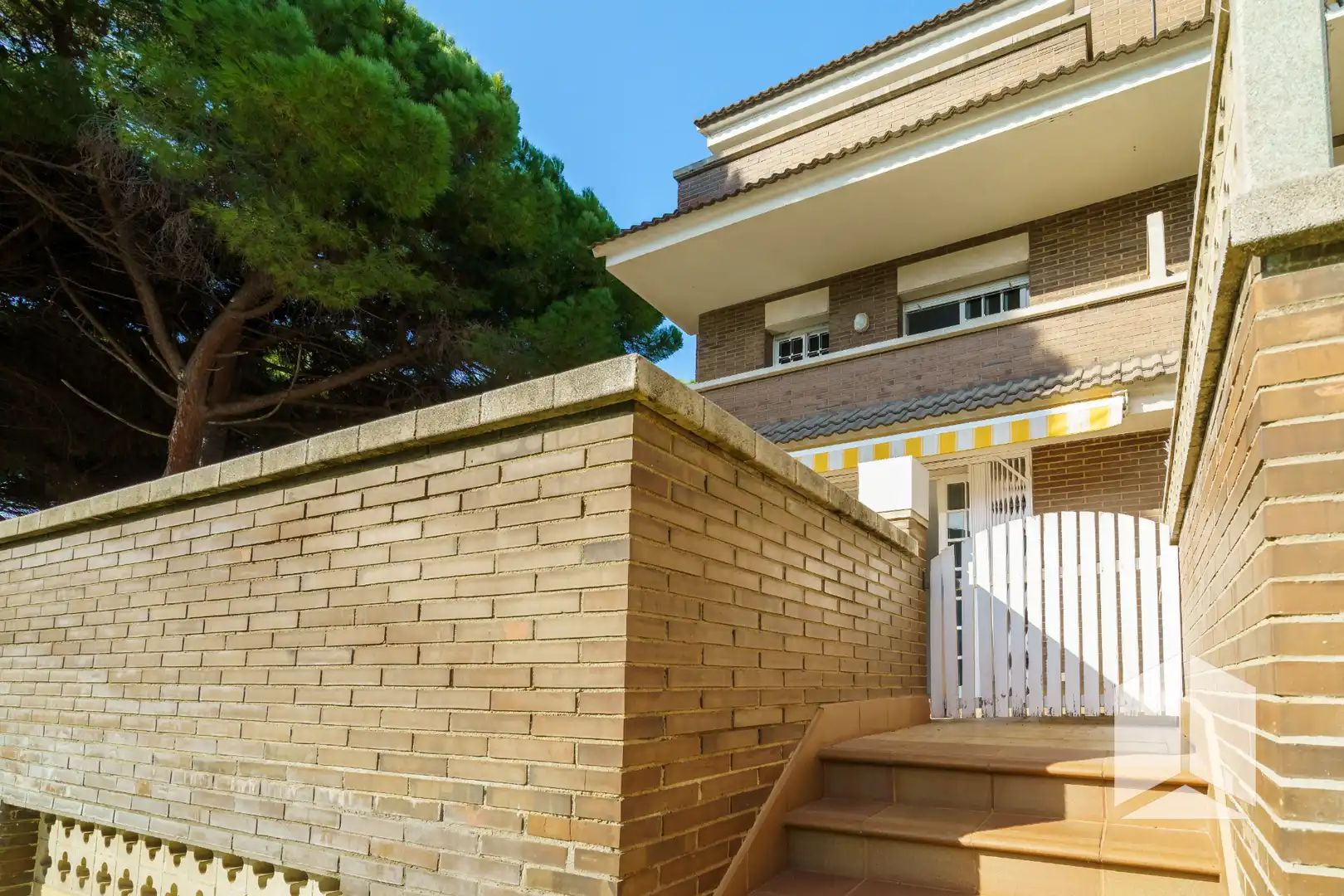 Vista exterior de Pis en venda en Castelldefels amb Terrassa, Moblat i Forn