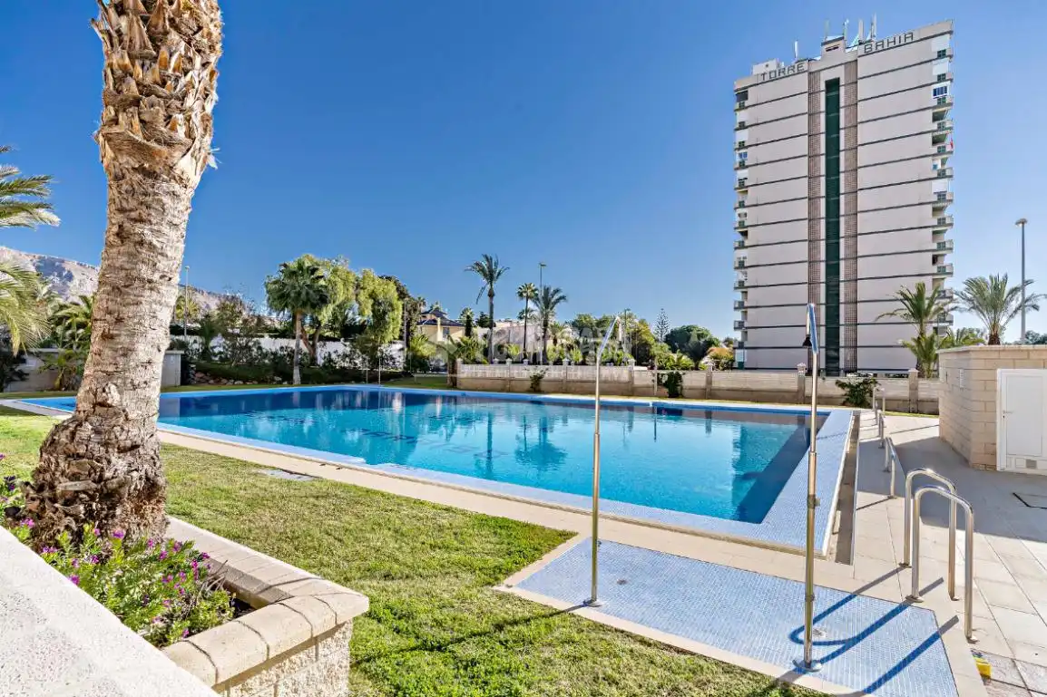 Swimming pool of Flat for sale in Roquetas de Mar