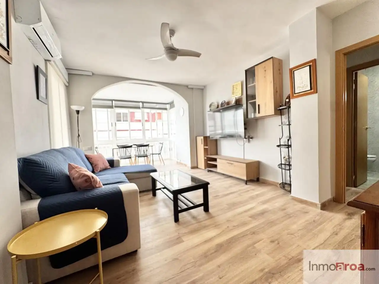 Wohnzimmer von Wohnung zur Miete in Benicasim / Benicàssim mit Klimaanlage, Heizung und Terrasse