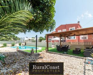 Vista exterior de Casa o xalet en venda en Busot amb Terrassa i Piscina