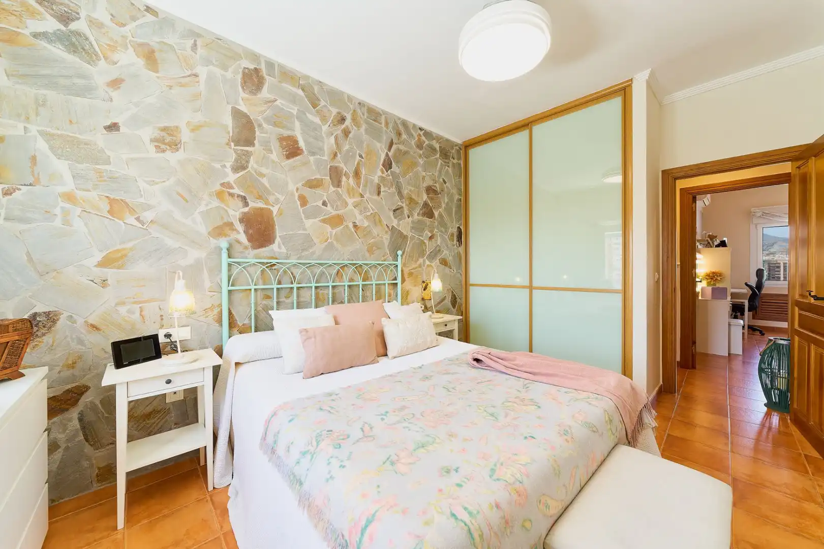 Habitación de Piso en venta en Málaga con Aire acondicionado y Calefacción