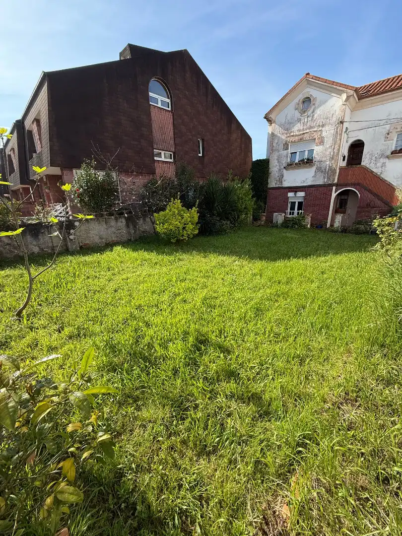 Casa o xalet en venda en Oviedo  amb Jardí privat