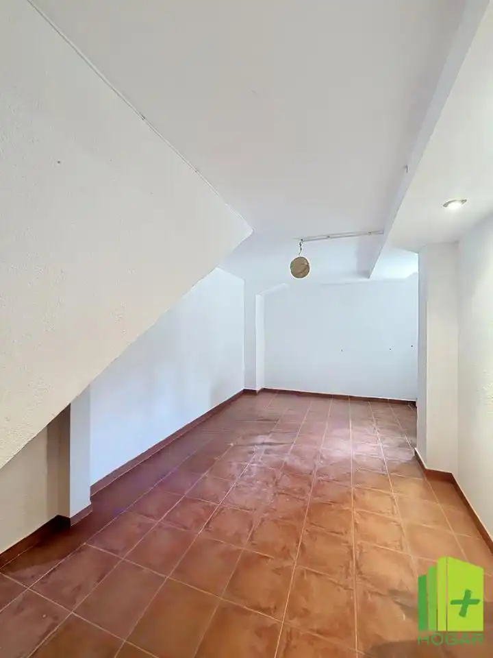 Casa adosada en venta en Jaén con Aire acondicionado, Jardín privado y Terraza