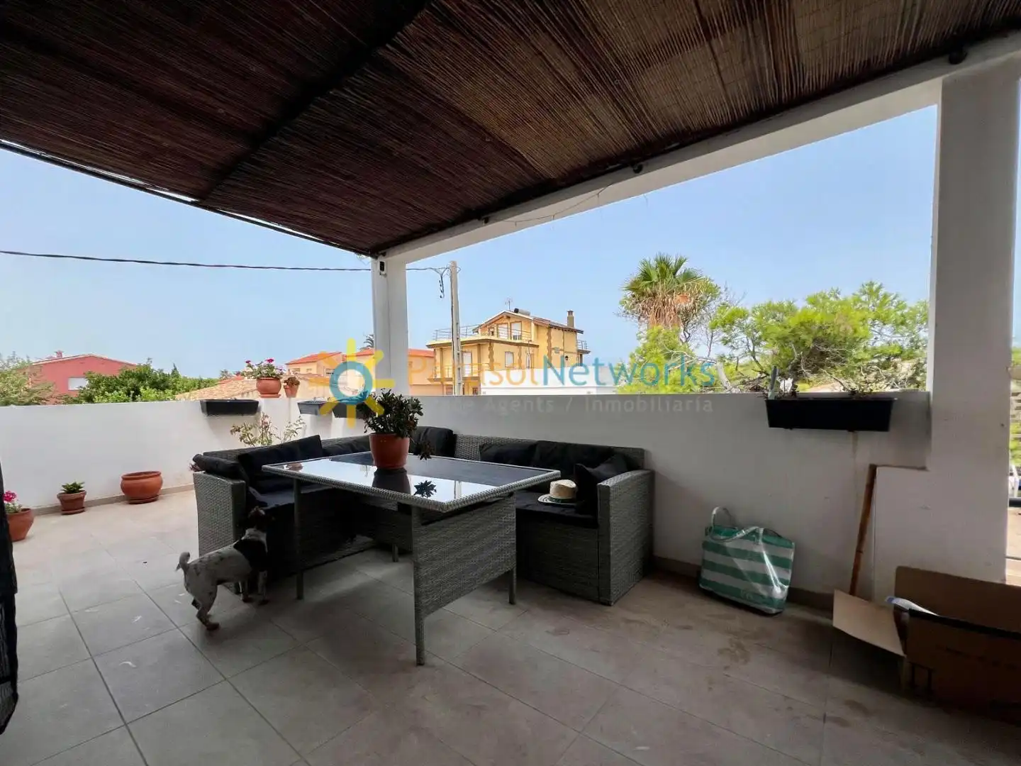 Terrasse von Wohnungen zur Miete in Oliva mit Klimaanlage, Terrasse und Möbliert